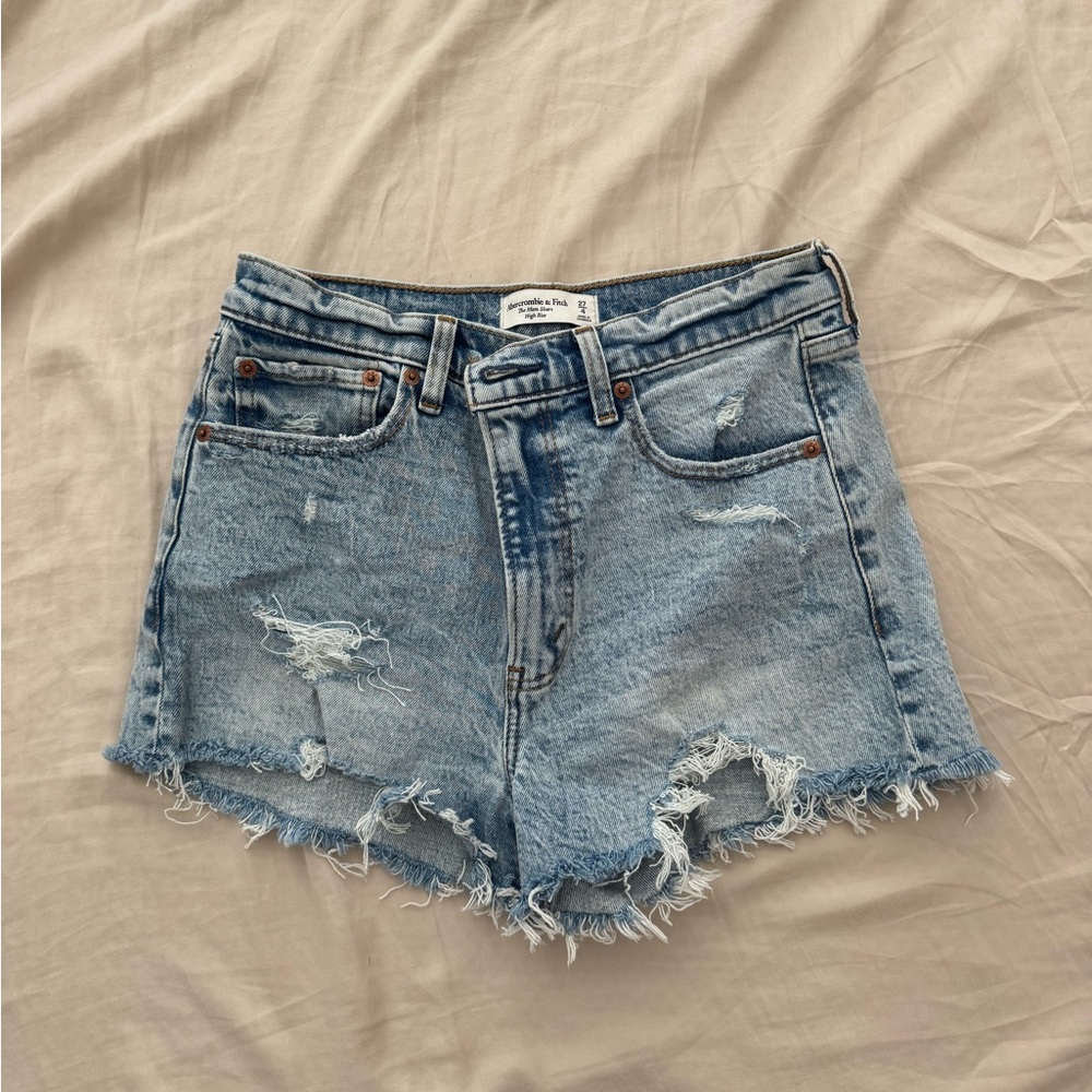 Abercrombie & Fitch Blue Jean Mom Shorts High Rise Distressed High-Waisted